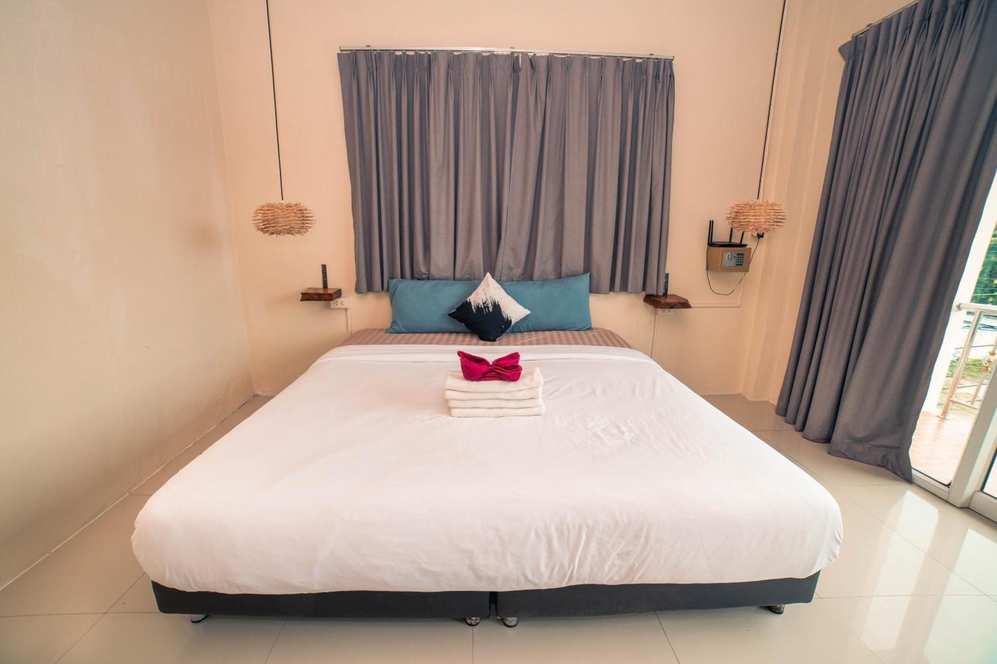 Arena Seaview Hotel Baan Tai Exterior photo